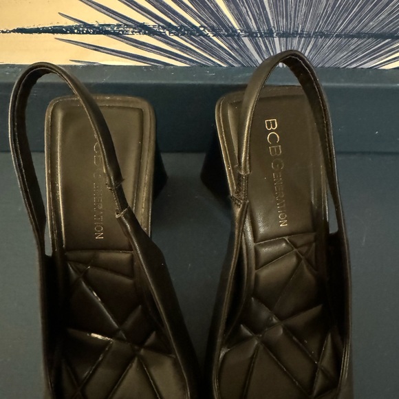 BCBG gentle used sling back pumps - Picture 4 of 4